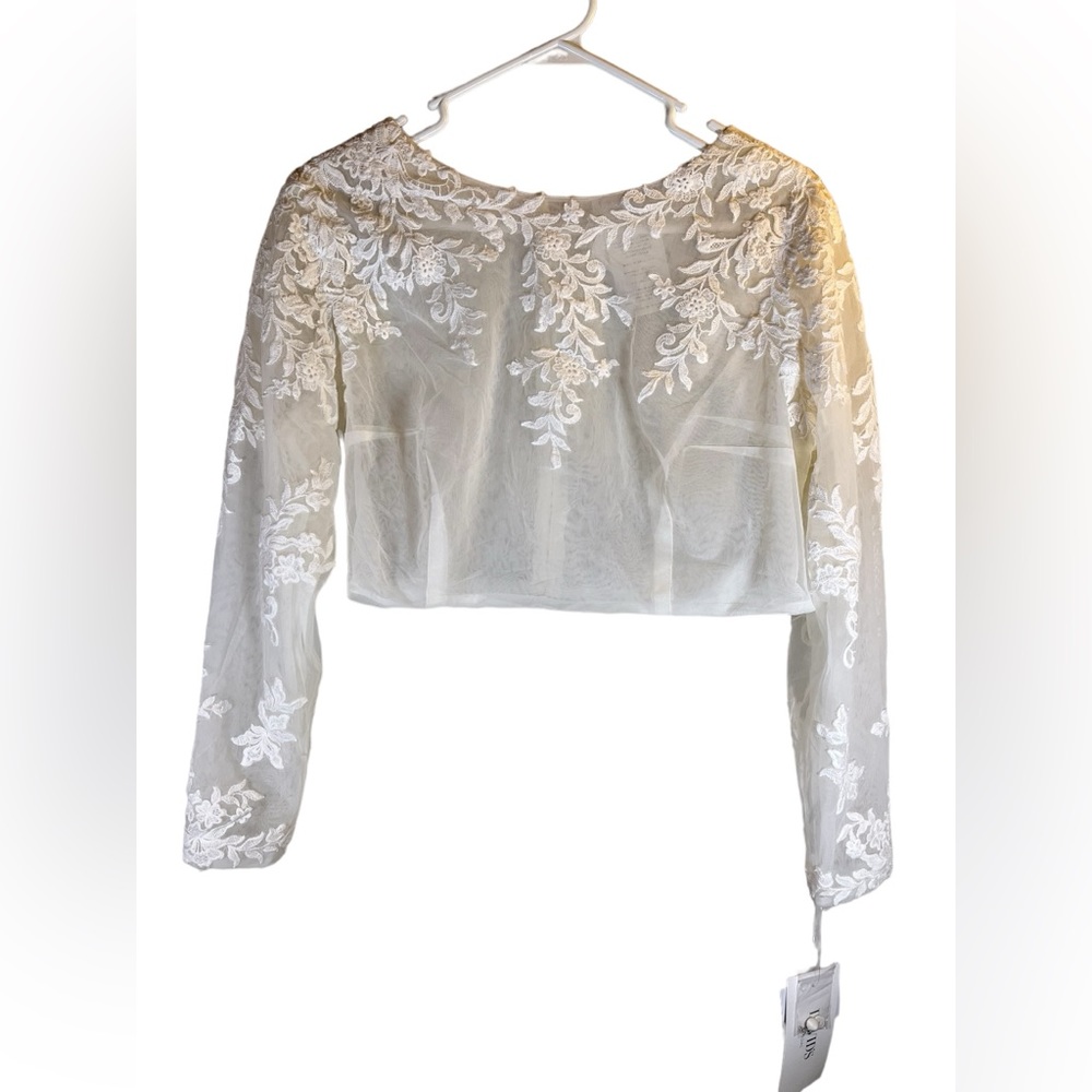 NEW!! David’s Bridal Ivory Floral Lace Appliqué Bridal Wedding Jacket. Size 18.